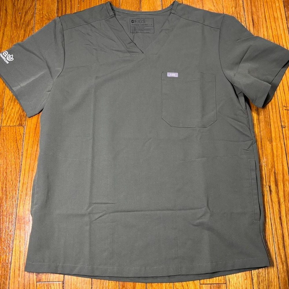 FIGS medical Technical Collection Scrub TopV Neck ShortSleeve with AYA logo sz M